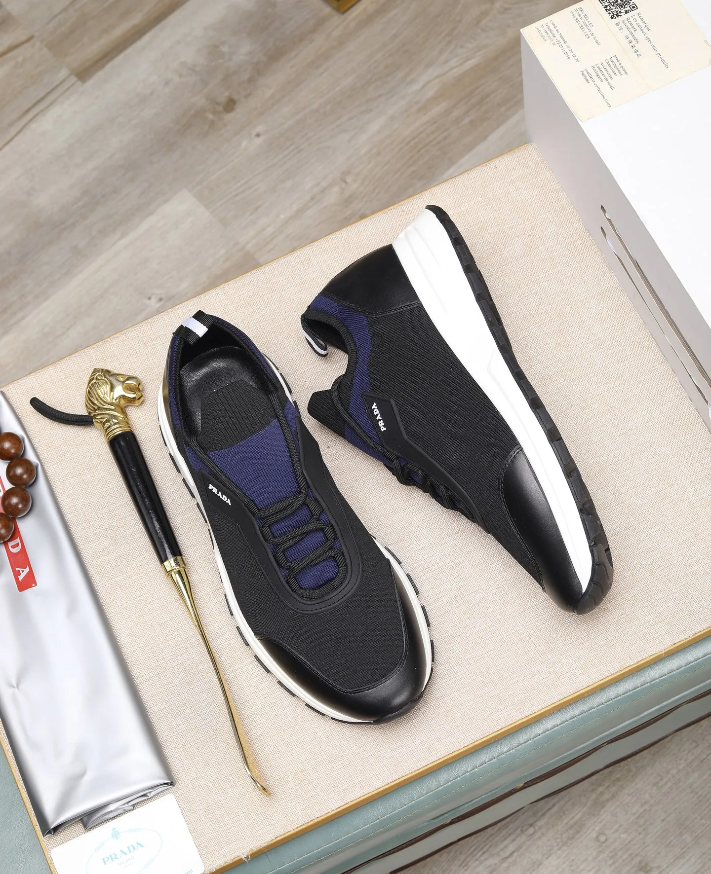 Men's clothing and shoes 💰500 👑👑The latest model of high-quality PRADA men's shoes on the Hong Kong purchasing agency official website has been launched in 1:1 copy, synchronized with Hong Kong counters, and on the same catwalk; all made of breathable fly weave ➕Imported breathable fabrics with cowhide lining, 🍡🍡The original 1:1 non-slip and wear-resistant; comfortable on the feet, attractive style, fine workmanship, and simple and neat shoe trees, showing the courage and toughness of men, 👍 Code number 38 to 45
